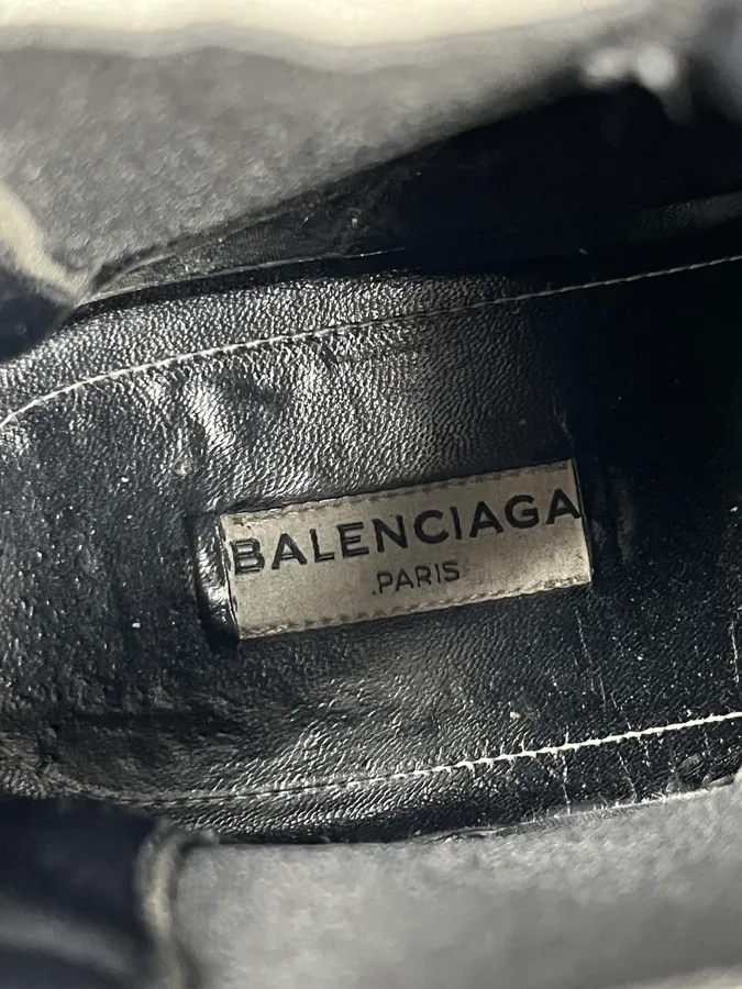 2000s Balenciaga Black Leather Low Boots - Image 9
