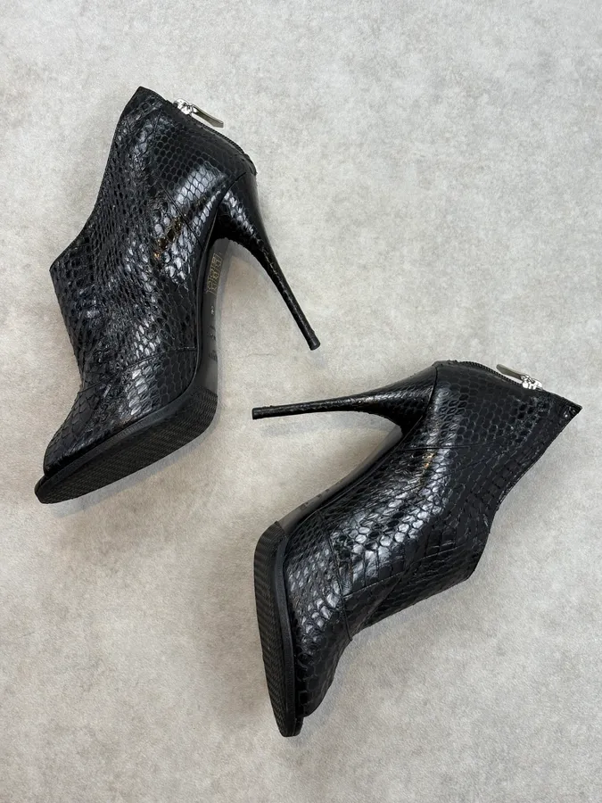 2000s Balmain Black Python Leather Textured Stiletto Heels - Image 5