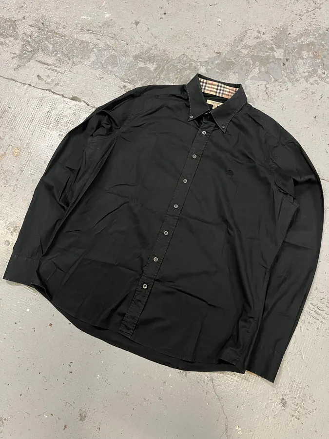 2000s Burberry Black Tartan Minimalist Mafia Shirt - Image 4