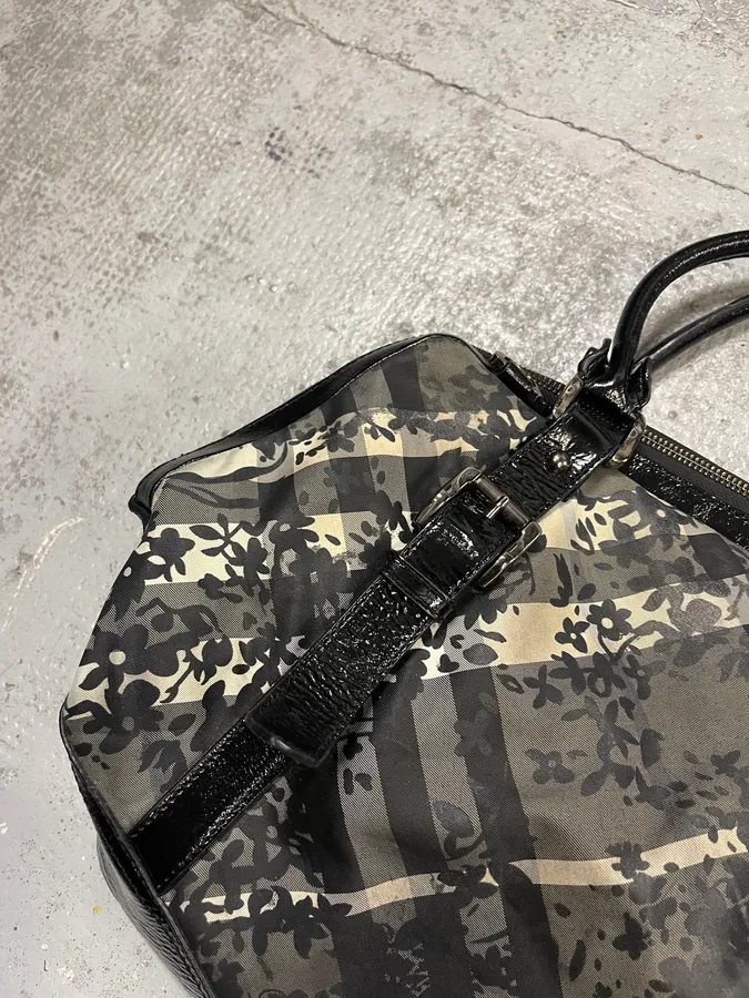 2000s Burberry Floral Tartan Pattern Black Handle Bag - Image 9