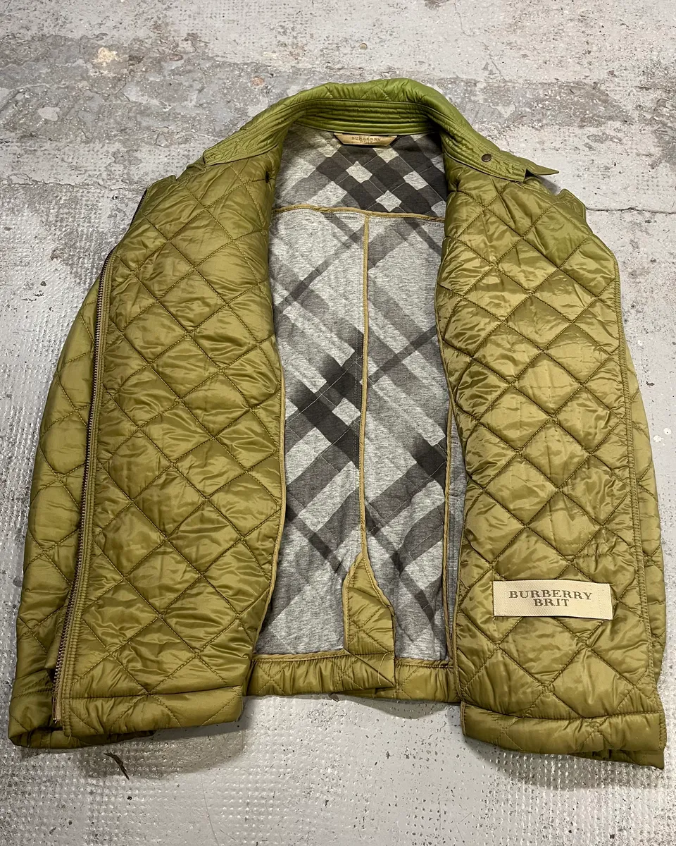 2000s Burberry Green Asymmetrical Quilted Puffer Jacket - Image 10