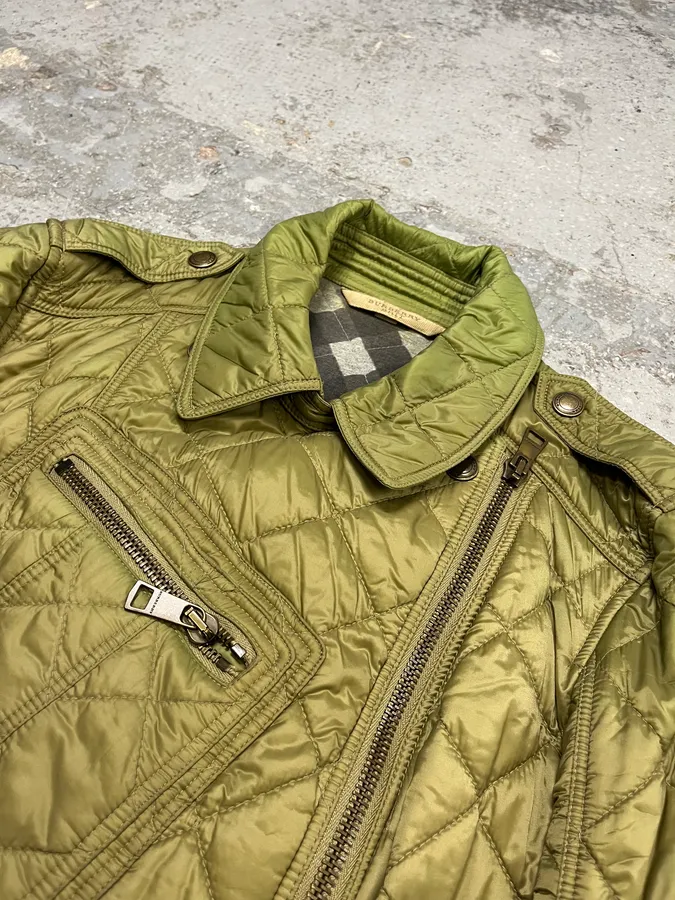 2000s Burberry Green Asymmetrical Quilted Puffer Jacket - Image 5