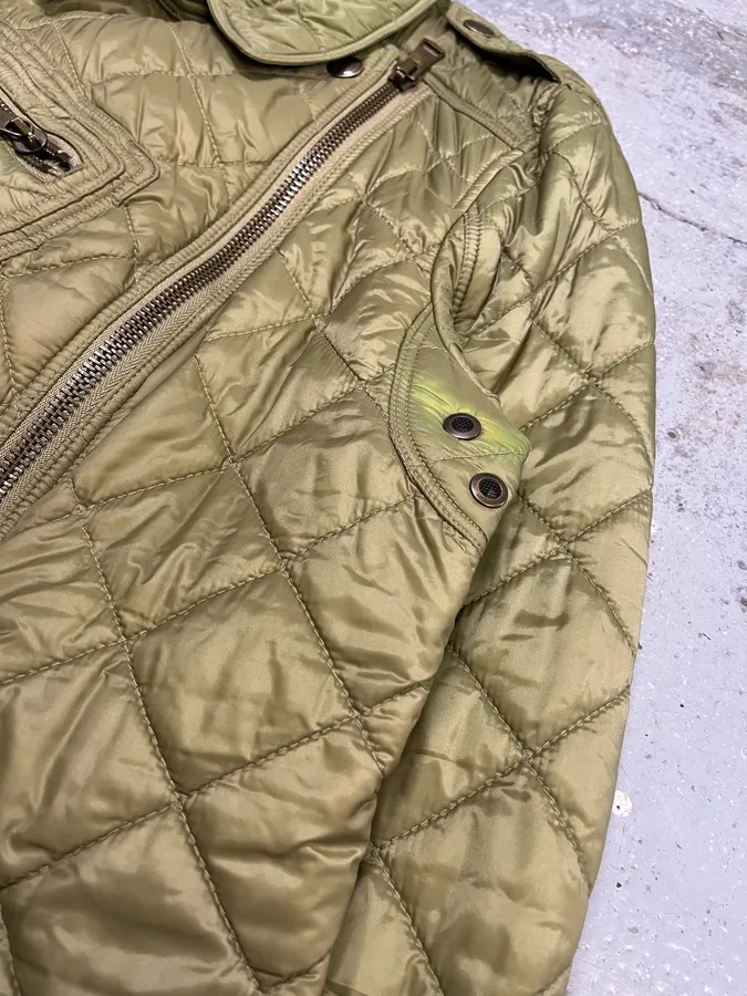 2000s Burberry Green Asymmetrical Quilted Puffer Jacket - Image 7