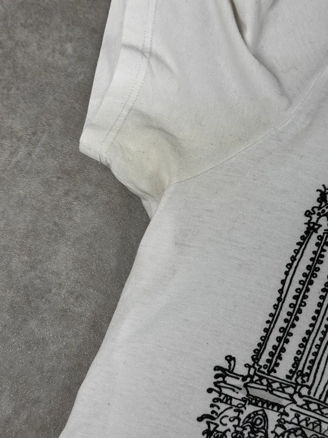 2000s Burberry White Notre-Dame Print T-Shirt - Image 8