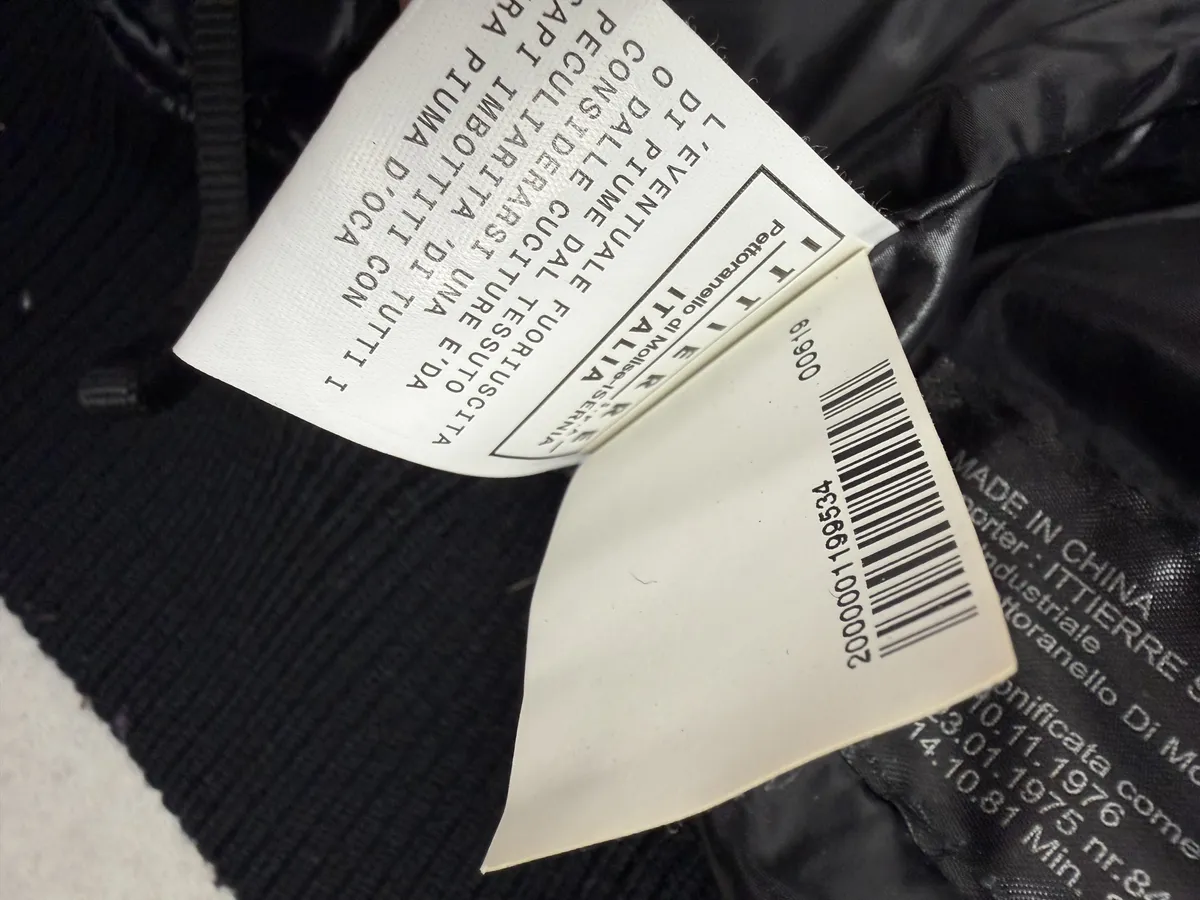 2000s Cavalli Black British Puffer Jacket with Fur Collar - Image 11