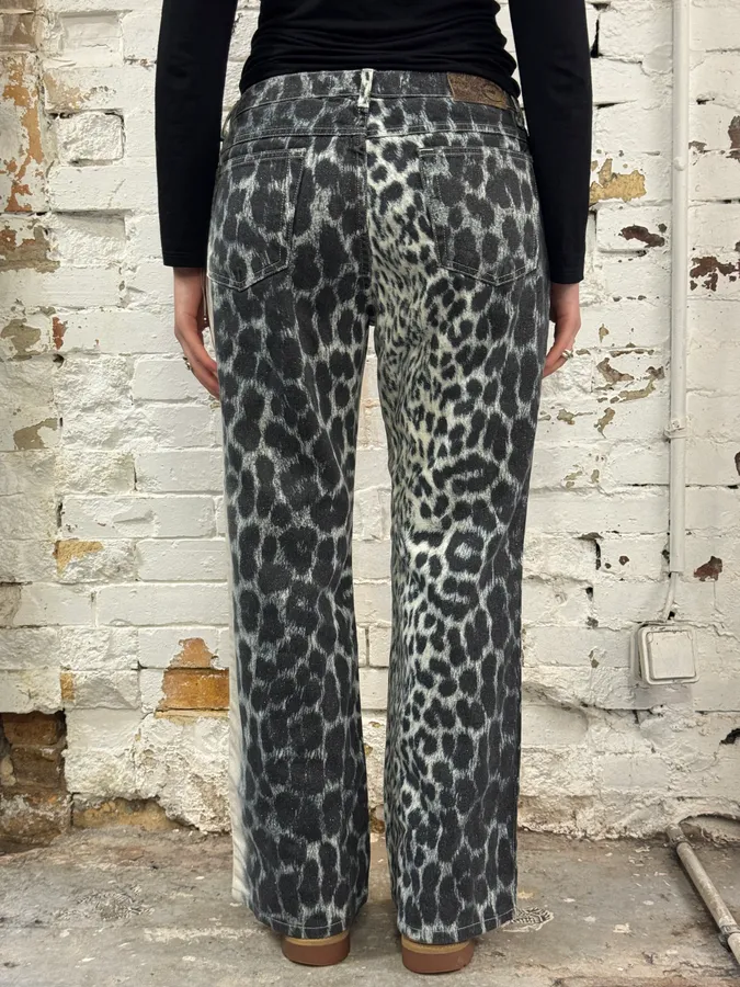 2000s Cavalli Leopard Gradient Black & White Pants - Image 4