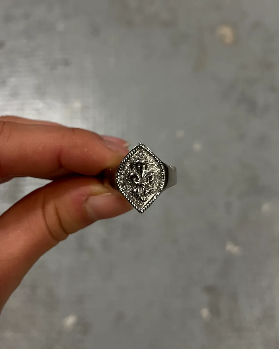 2000s Cavalli Ornamental Crest Silver Ring - Image 2