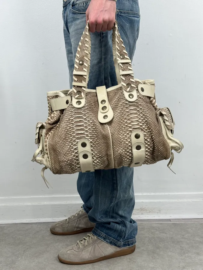 2000s Chloé Beige Python Leather Silverado Handle Bag - Image 2