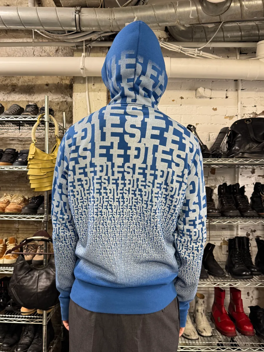 2000s Diesel 3D Logo Minimal Movement Blue White Sweater - Image 3