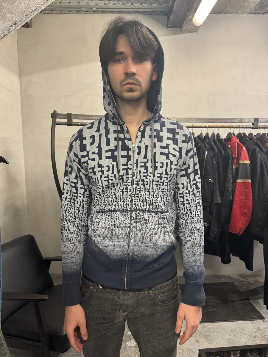 2000s Diesel 3D Logo Minimal Movement Navy White Sweater - Image 3