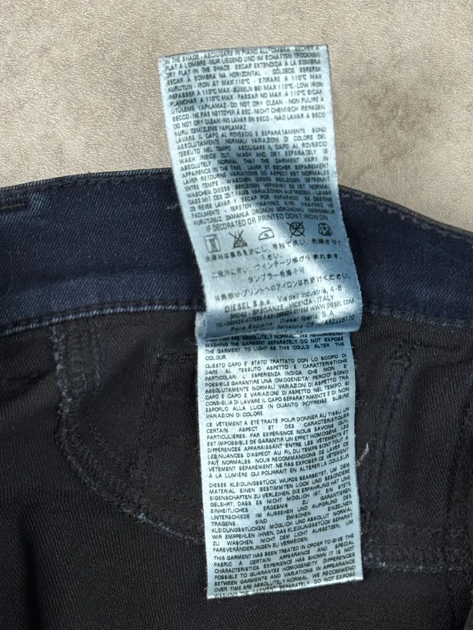 2000s Diesel Black Waxed Skinny Pants - Image 13