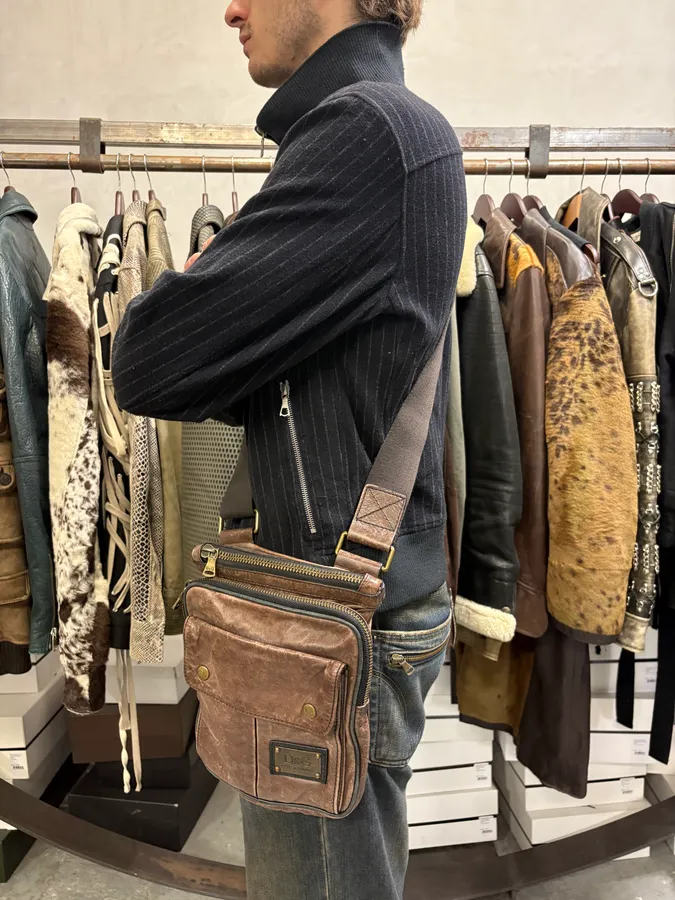 2000s Dolce & Gabanna Brown Leather Shoulder Bag - Image 3