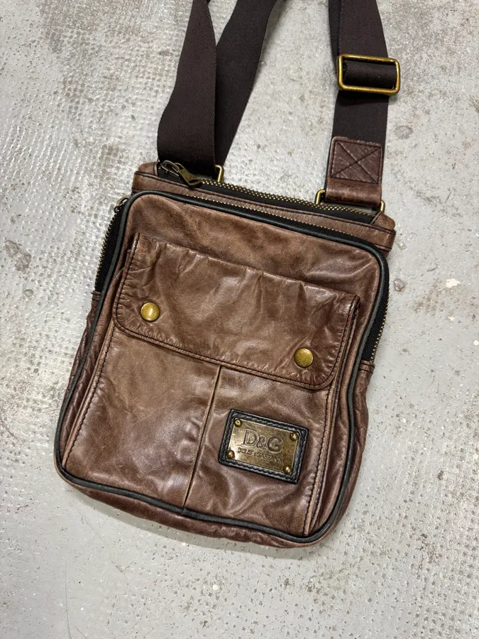 2000s Dolce & Gabanna Brown Leather Shoulder Bag - Image 4