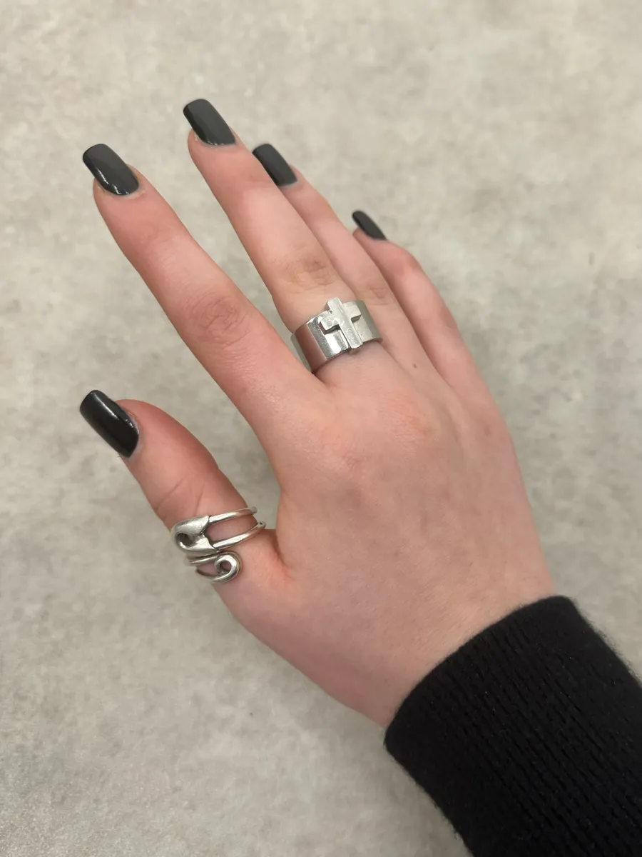 2000s Dolce & Gabbana 3D Cross Ring - Image 3
