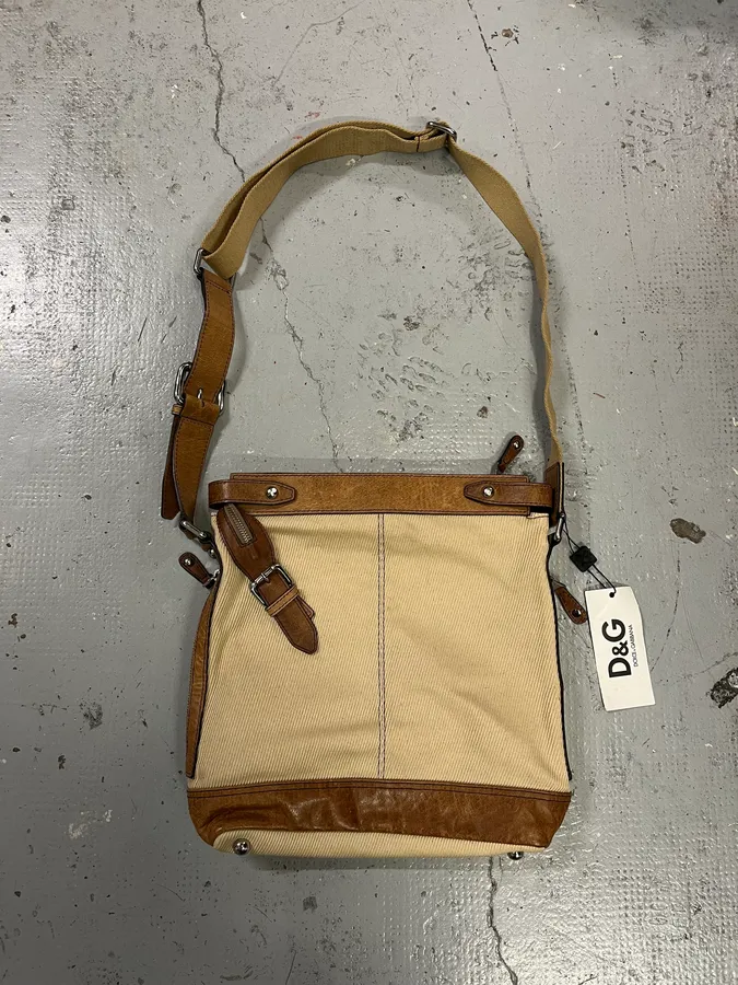 2000s Dolce & Gabbana Beige Canva Leather Shoulder Bag - Image 2