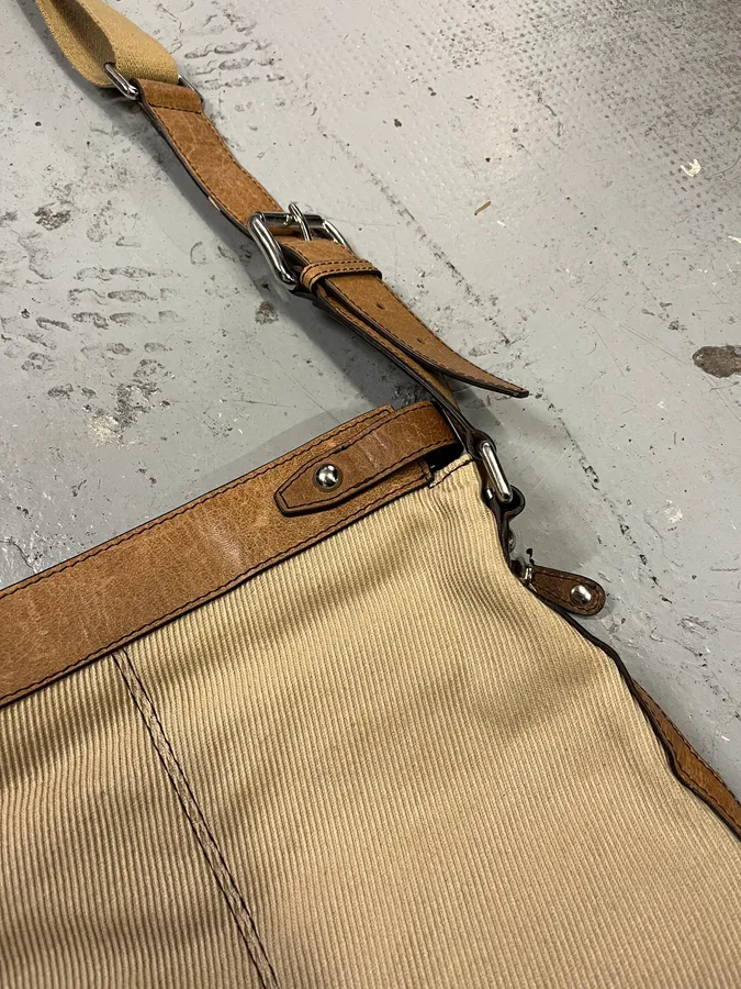 2000s Dolce & Gabbana Beige Canva Leather Shoulder Bag - Image 8