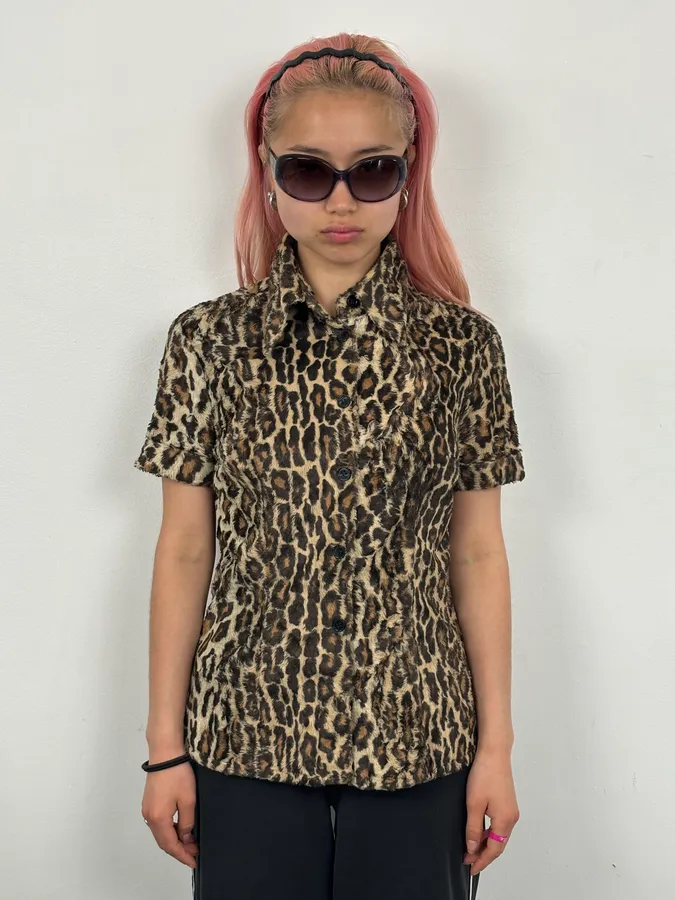 2000s Dolce & Gabbana Beige Faux Fur Leopard Shirt - Image 2