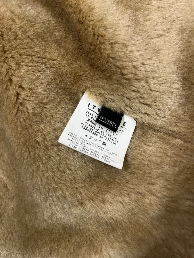 2000s Dolce & Gabbana Beige Shearling Jacket - Image 10