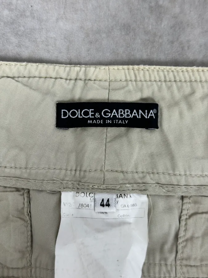 2000s Dolce & Gabbana Beige Utility Shorts - Image 9