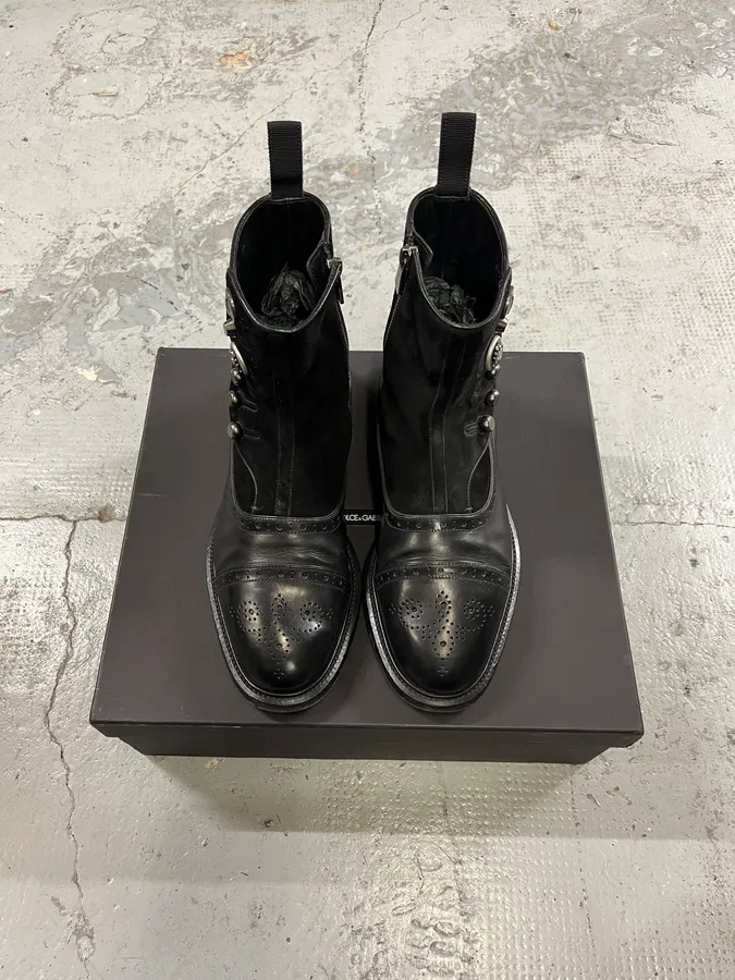 2000s Dolce & Gabbana Black Buttoned Leather Boots - Image 6