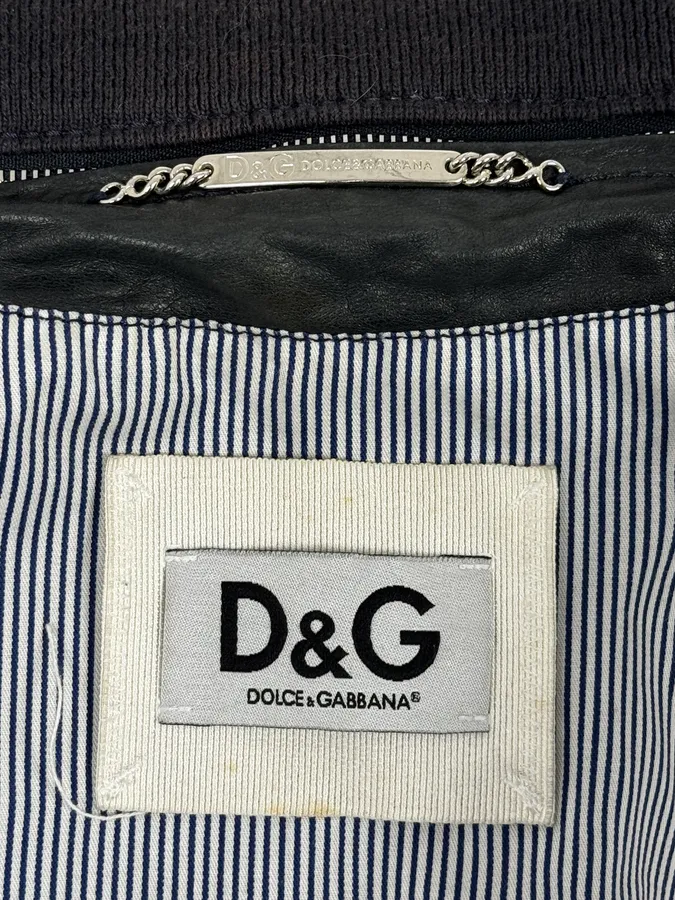 2000s Dolce & Gabbana Black Leather Buttoned Jacket - Image 12