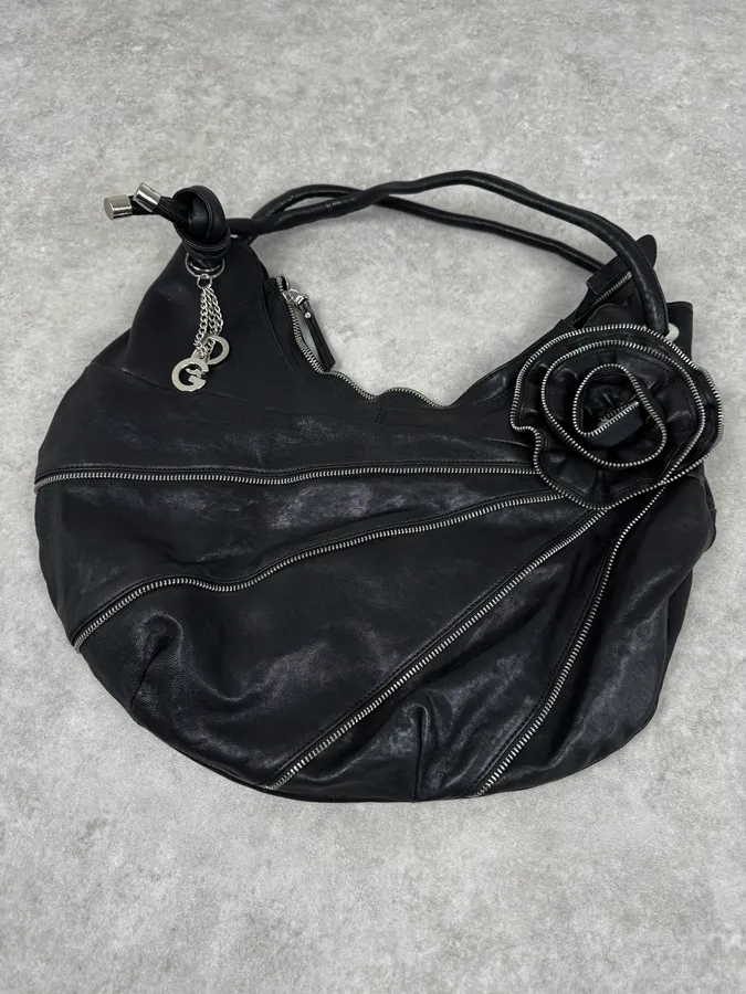 2000s Dolce & Gabbana Black Leather Flower Zip Handle Bag - Image 5