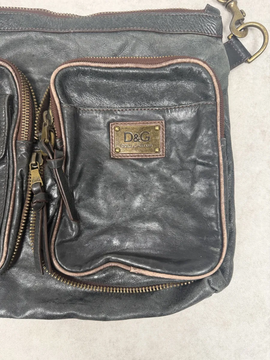 2000s Dolce & Gabbana Black Leather Zip Cargo Shoulder Bag - Image 5
