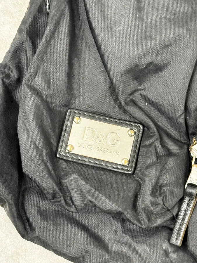 2000s Dolce & Gabbana Black Multi-Pocket Nylon Crossbody Bag - Image 7