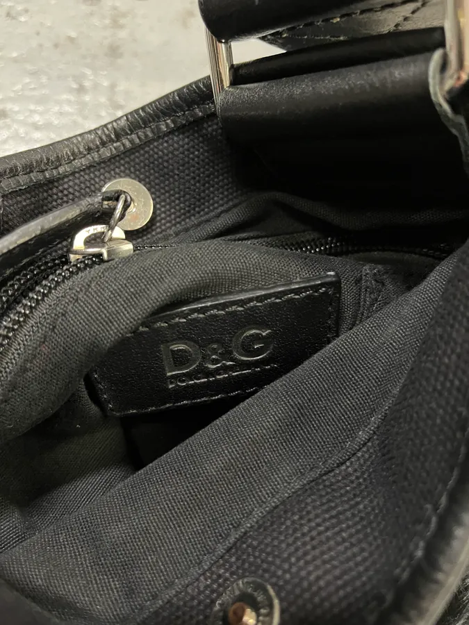 2000s Dolce & Gabbana Black Pony Hair Crossbody Bag - Image 10