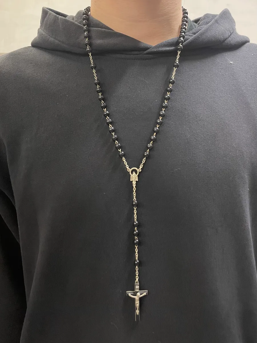 2000s Dolce & Gabbana Black Rosary Necklace - Image 2
