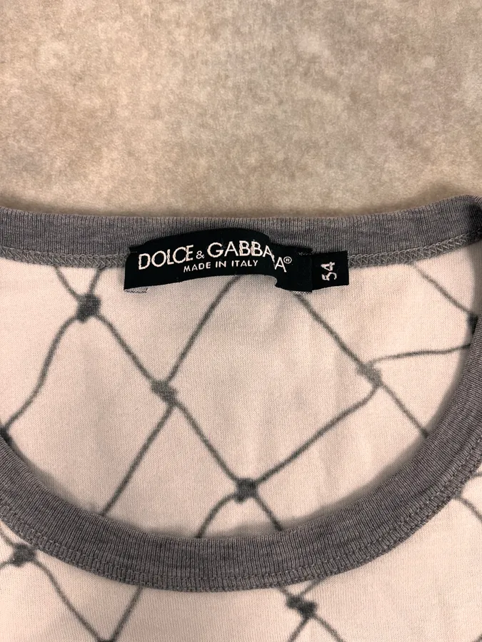 2000s Dolce & Gabbana Black & White Jail Gun Men T-Shirt - Image 3