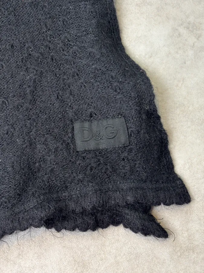 2000s Dolce & Gabbana Black Wool Scarf - Image 5