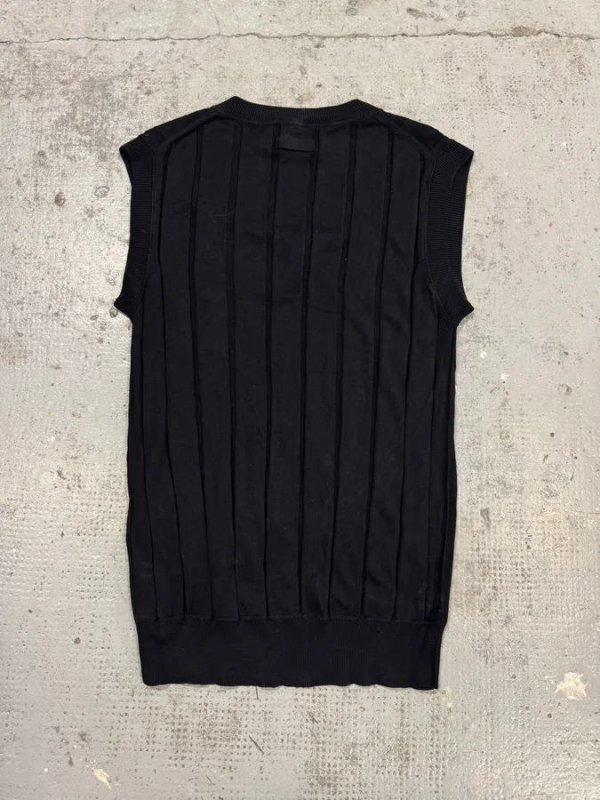 2000s Dolce & Gabbana Black Wool Sleeveless Sweater - Image 3