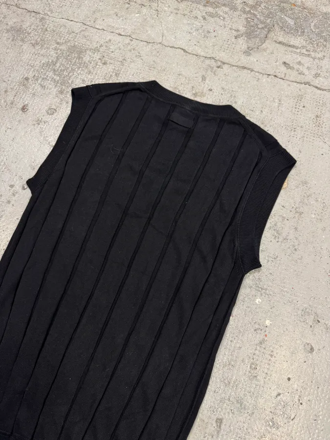 2000s Dolce & Gabbana Black Wool Sleeveless Sweater - Image 5