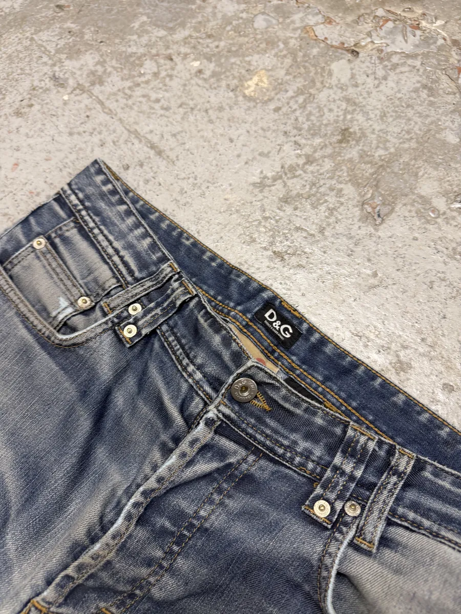 2000s Dolce & Gabbana Blue Faded Denim Jeans - Image 10