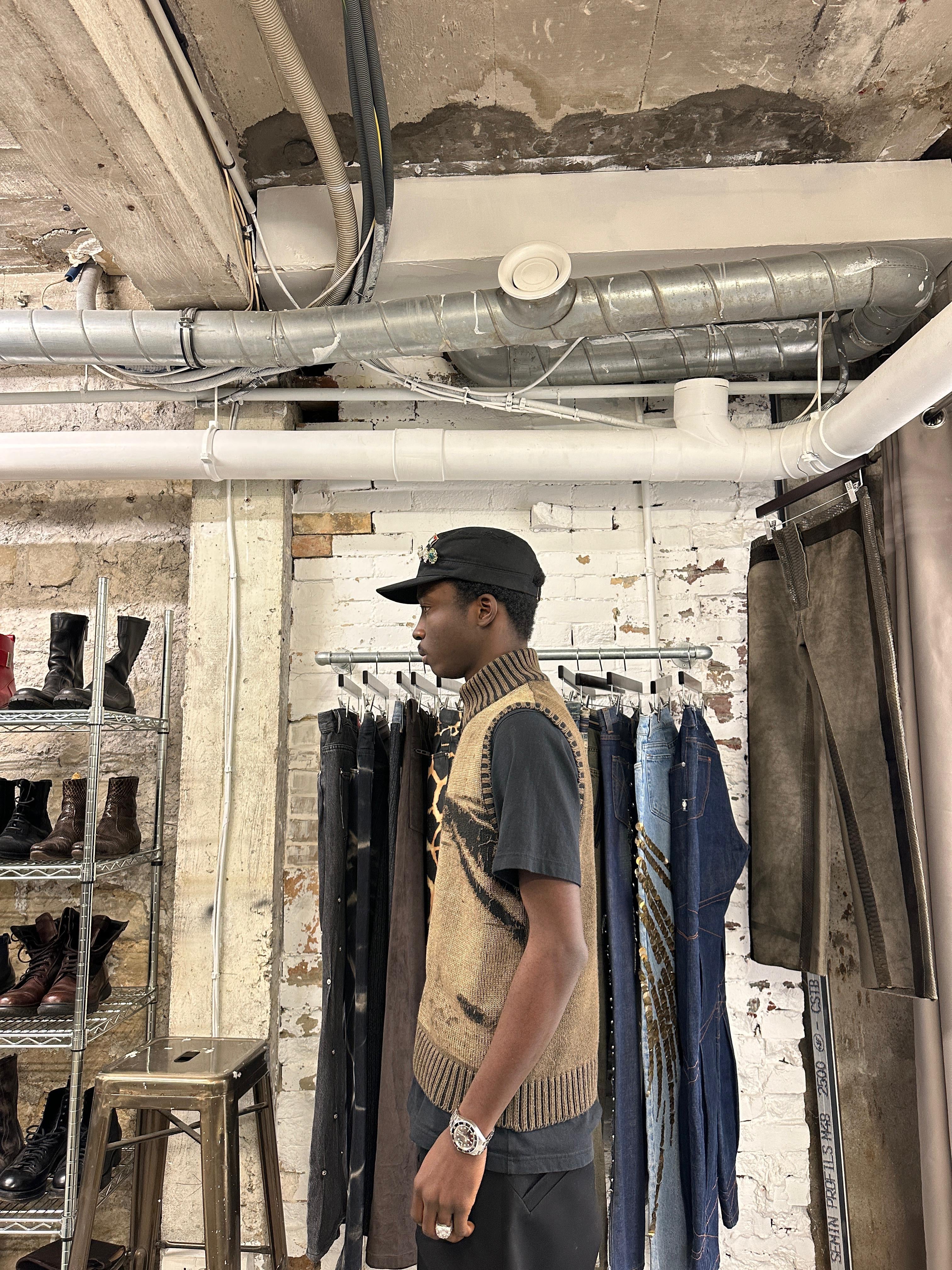 2000s Dolce & Gabbana Brown Horizon Sleeveless Zip-Up Sweater (S) - Image 11