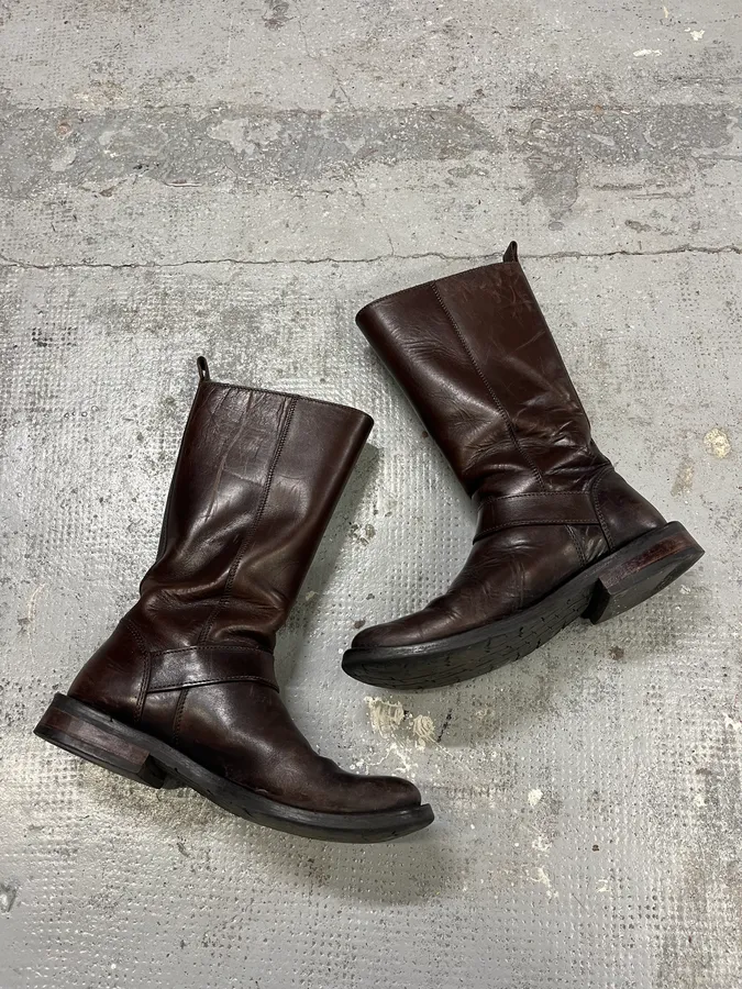 2000s Dolce & Gabbana Brown Leather High Boots - Image 3