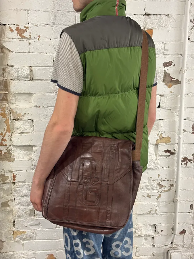 2000s Dolce & Gabbana Brown Leather Messenger Bag - Image 2