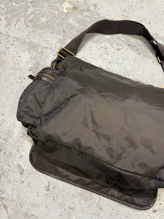 2000s Dolce & Gabbana Brown Leather Shoulder Bag - Image 9