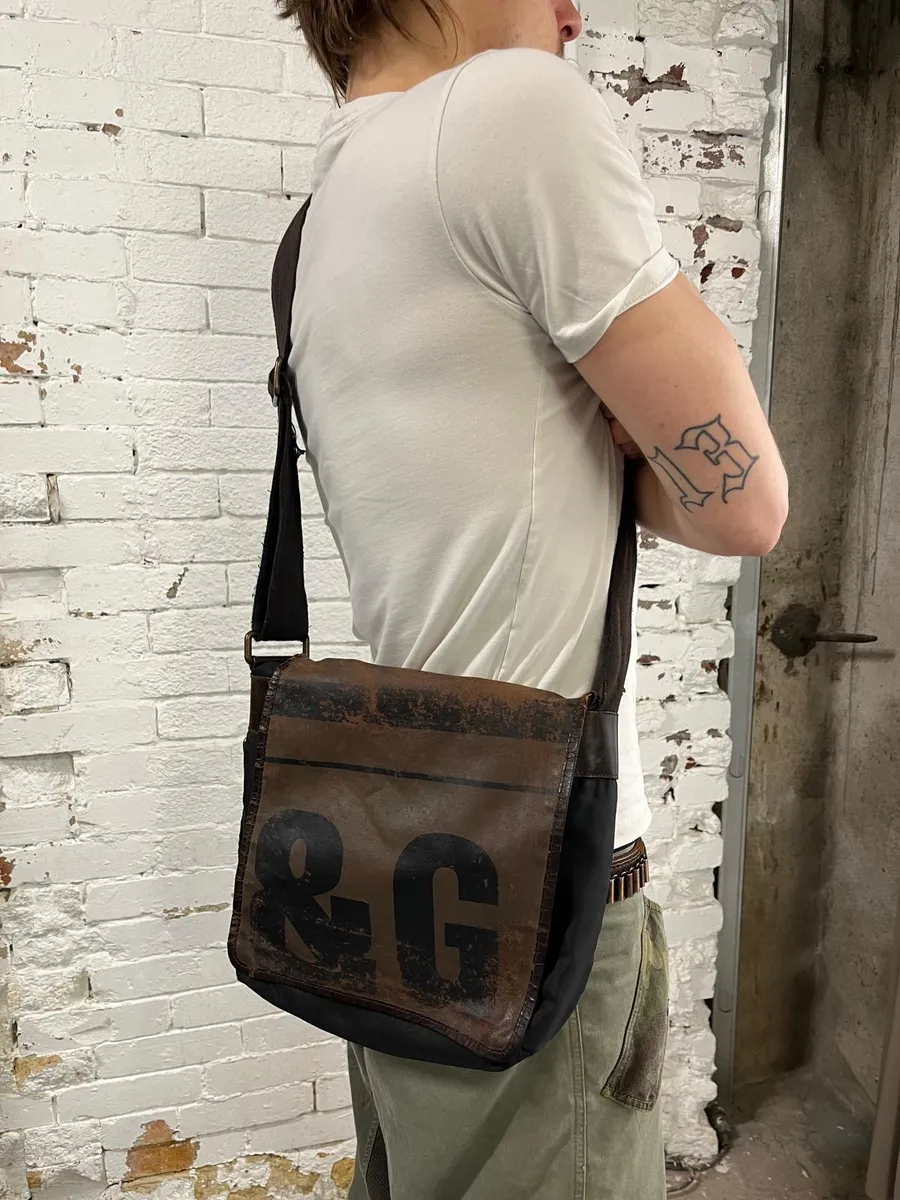 2000s Dolce & Gabbana Brown Messenger Shoulder Bag - Image 3