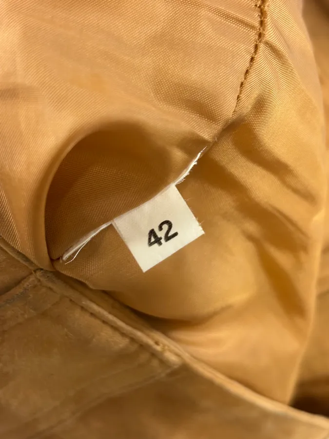2000s Dolce & Gabbana Camel Suede Leather Cargo Pants - Image 10