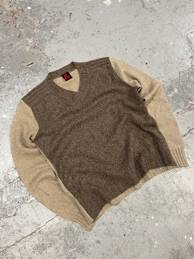 2000s Dolce & Gabbana Camel V Sweater - Image 4