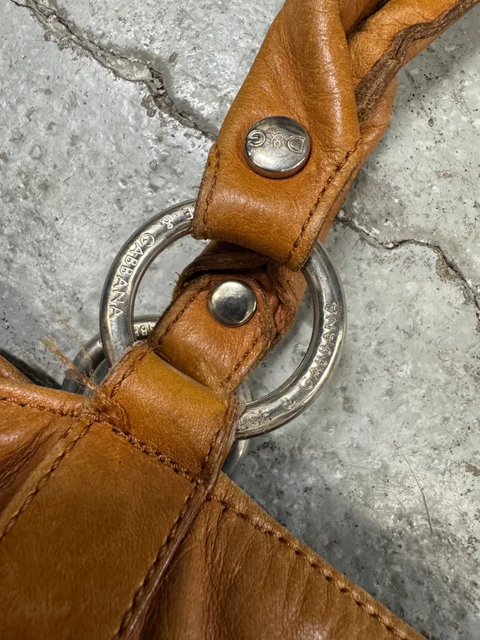 2000s Dolce & Gabbana Camel Zip Leather Cargo Handbag - Image 5
