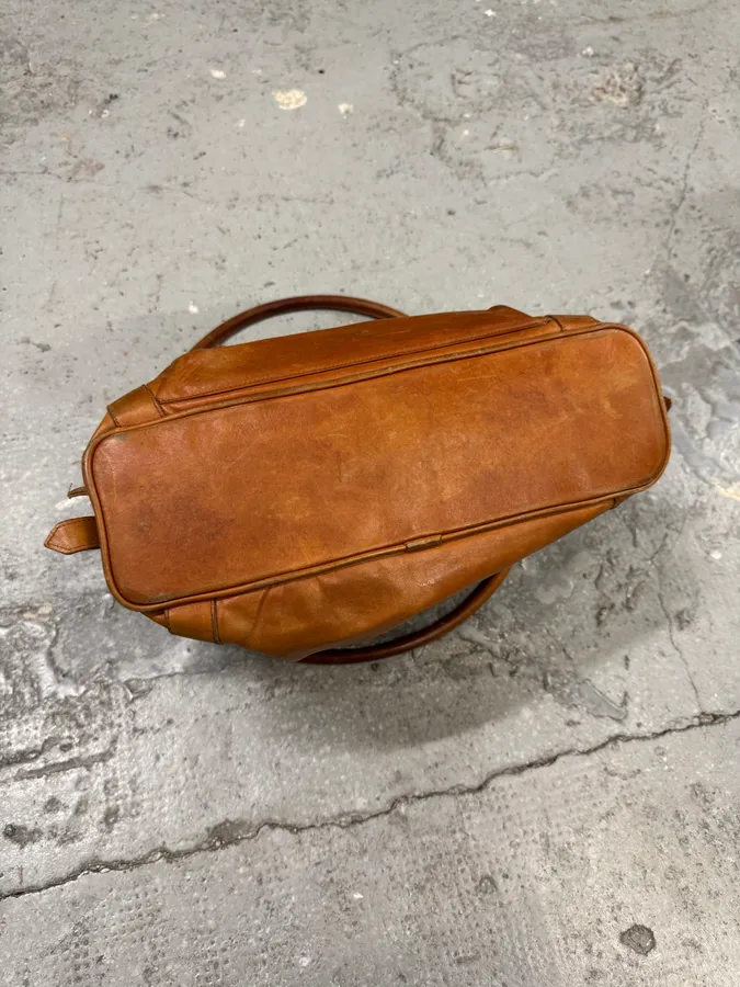 2000s Dolce & Gabbana Camel Zip Leather Cargo Handbag - Image 8