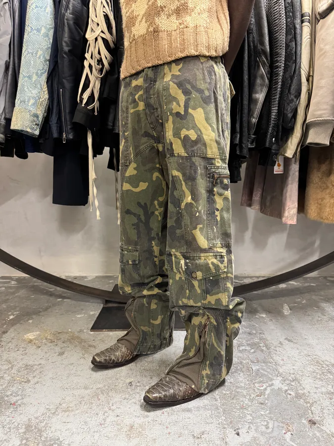 2000s Dolce & Gabbana Camo Khaki Cargo Pants - Image 2