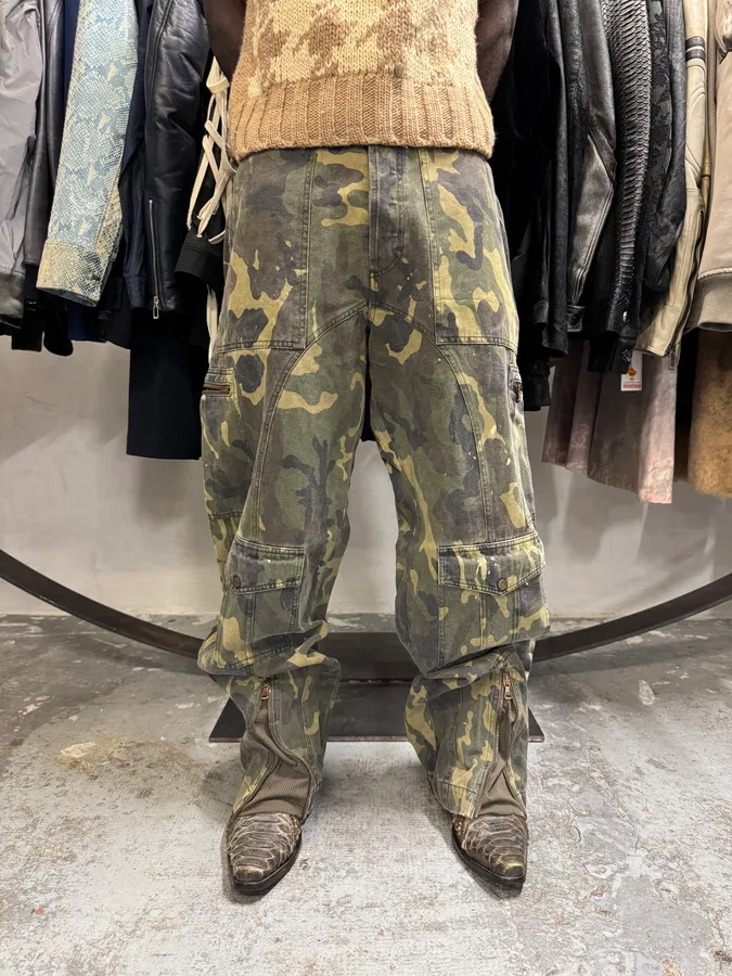 2000s Dolce & Gabbana Camo Khaki Cargo Pants - Image 3