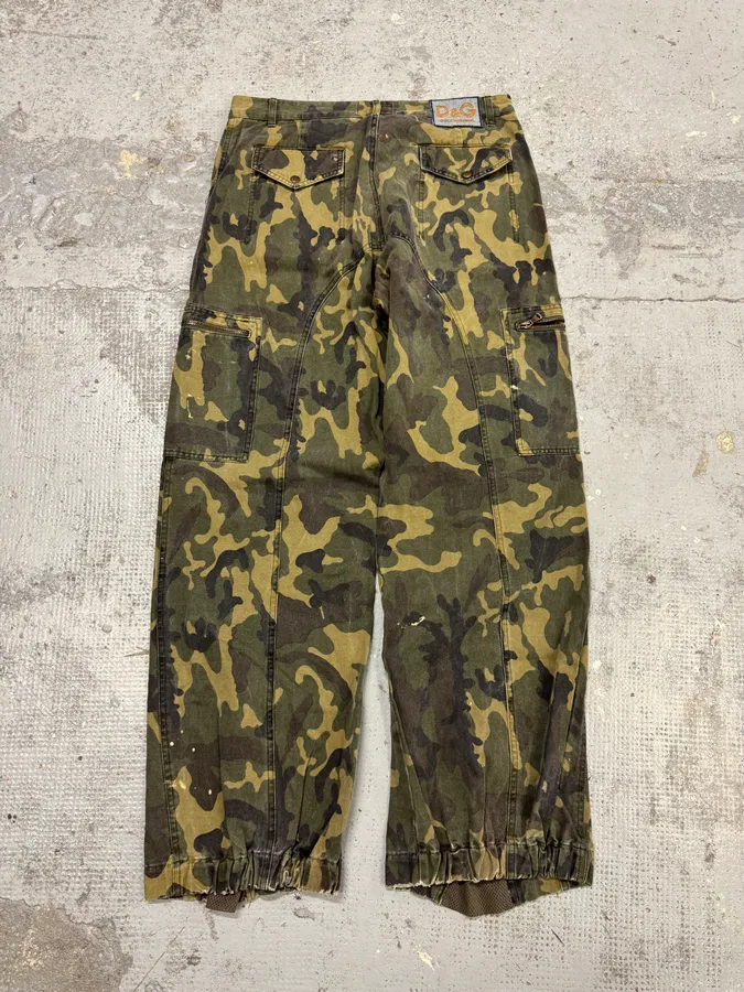2000s Dolce & Gabbana Camo Khaki Cargo Pants - Image 6