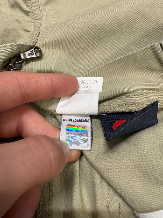2000s Dolce & Gabbana Cargo Beige Short - Image 13