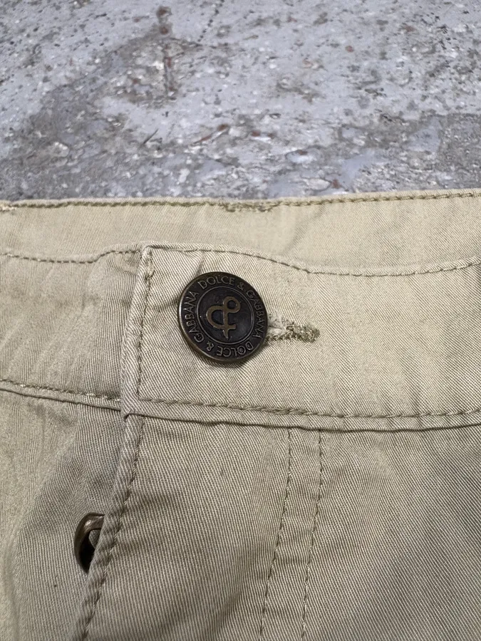 2000s Dolce & Gabbana Cargo Beige Short - Image 8