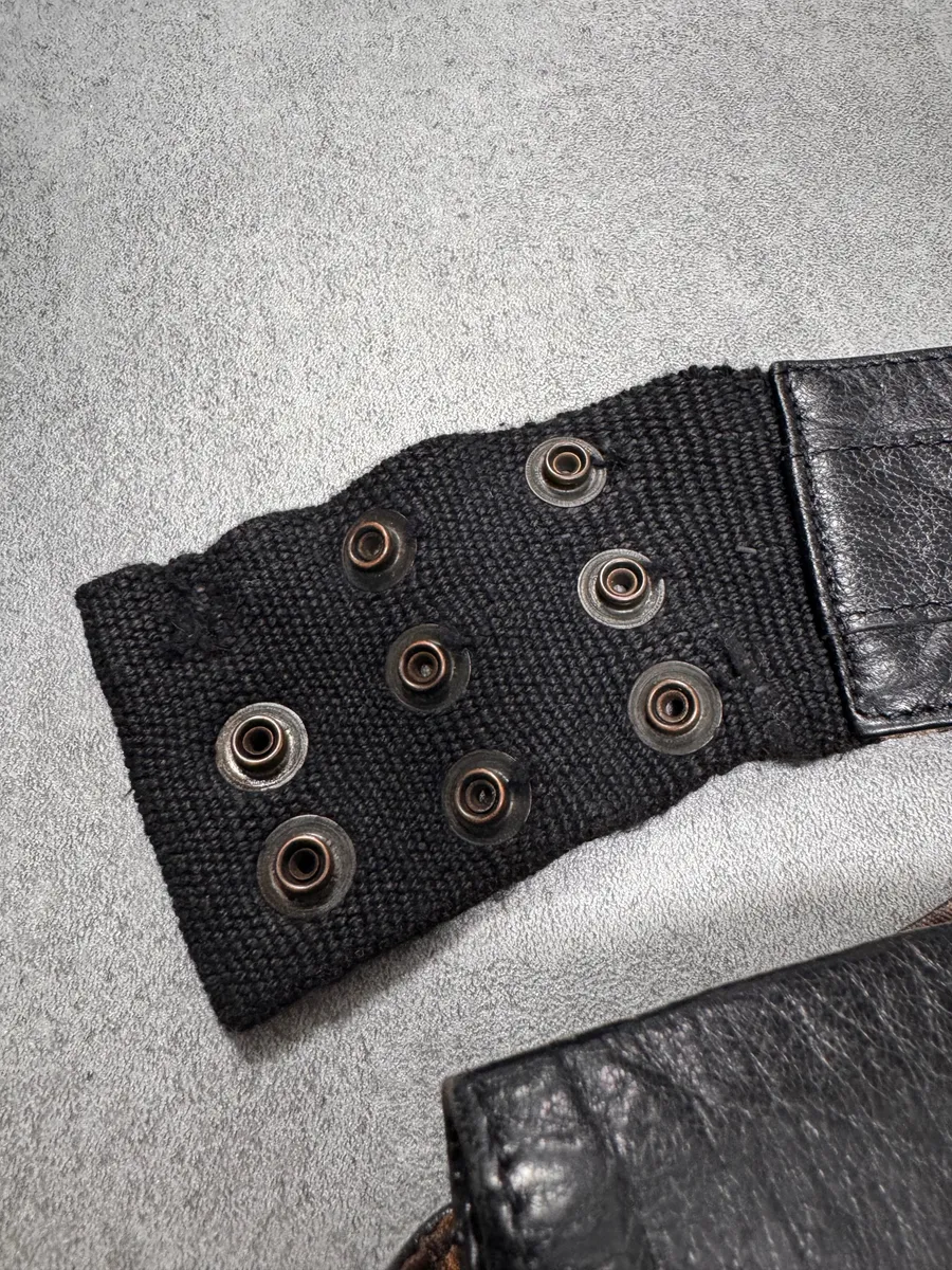 2000s Dolce & Gabbana Cargo Black Leather Butonned Belt - Image 4